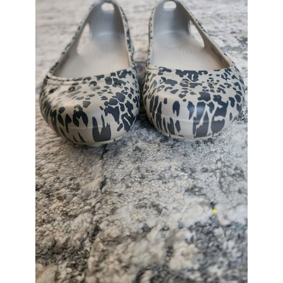 Crocs Women's Kadee Animal Print  Slip-On Casual Ballet Flat Shoe Size W5 - Picture 8 of 16